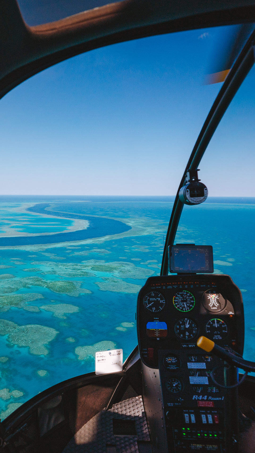 2019_WYS_GreatBarrierReef_NaturalLandscapes_140682_mobile.jpg