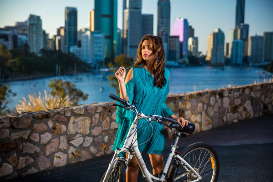 2020_BNE_ParineetiKangarooPoint_Cycling_170911