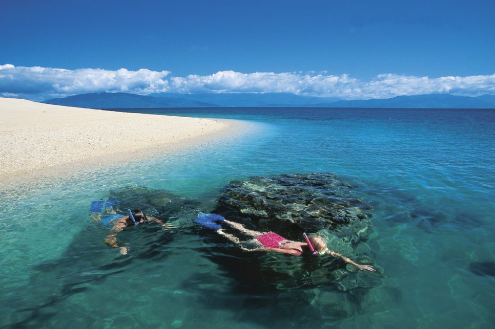 2020_TNQ_FranklandIslands_Islands_DivingAndSnorkelling